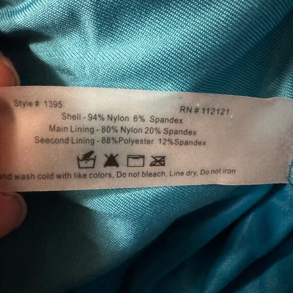 NWT SPANX Sultry Sweetheart One Piece
Swimsuit Aquamarine Blue Ruched Size 6 - Picture 10 of 12